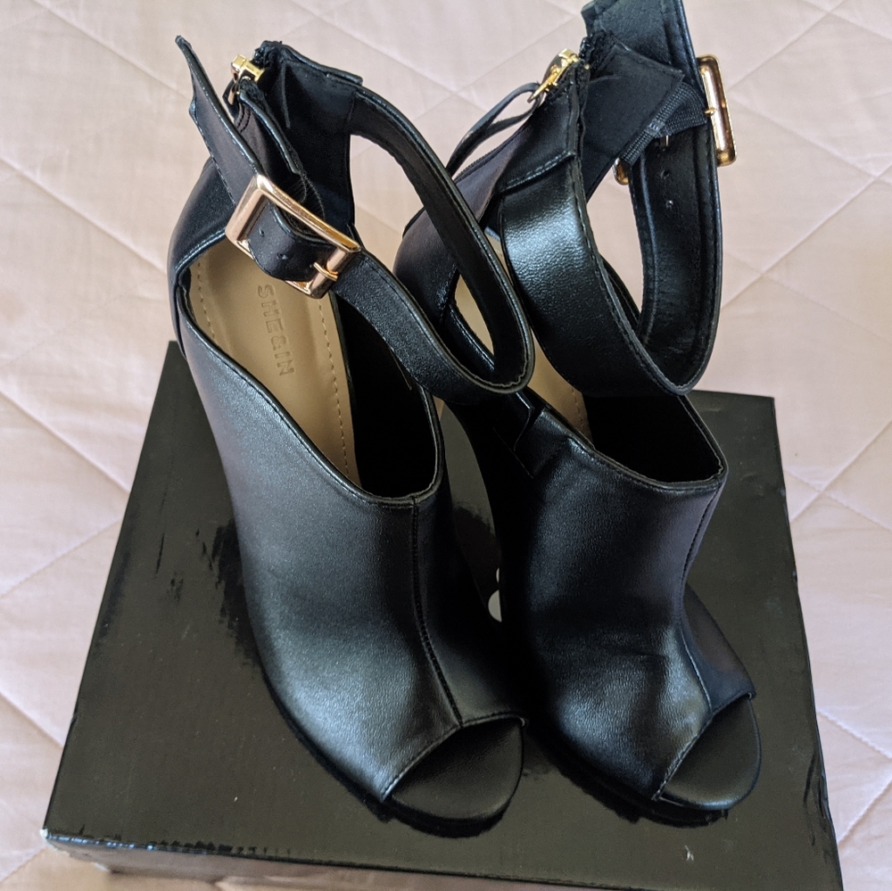 Ankle boots